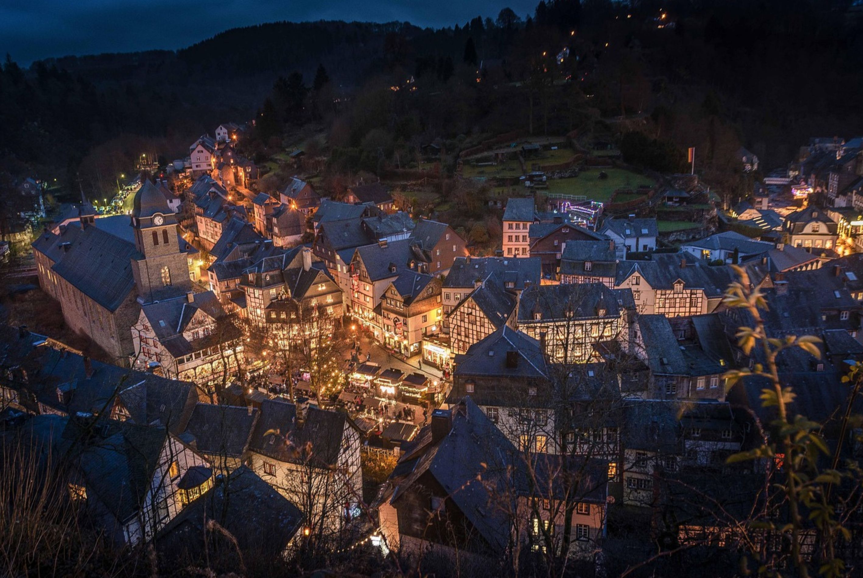 MARCHÉS DE NOËL À AIX-LA-CHAPELLE ET MONSCHAU