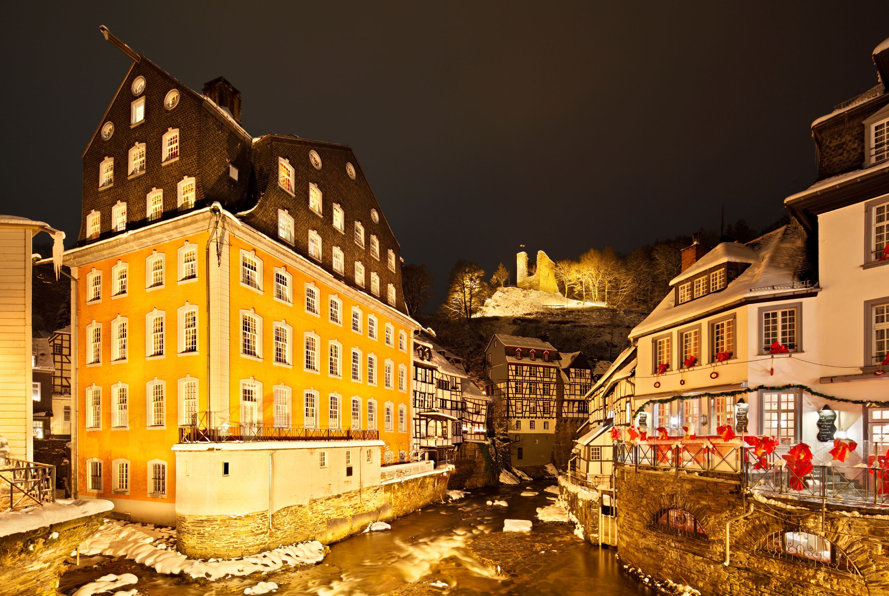 MARCHÉS DE NOËL À AIX-LA-CHAPELLE ET MONSCHAU
