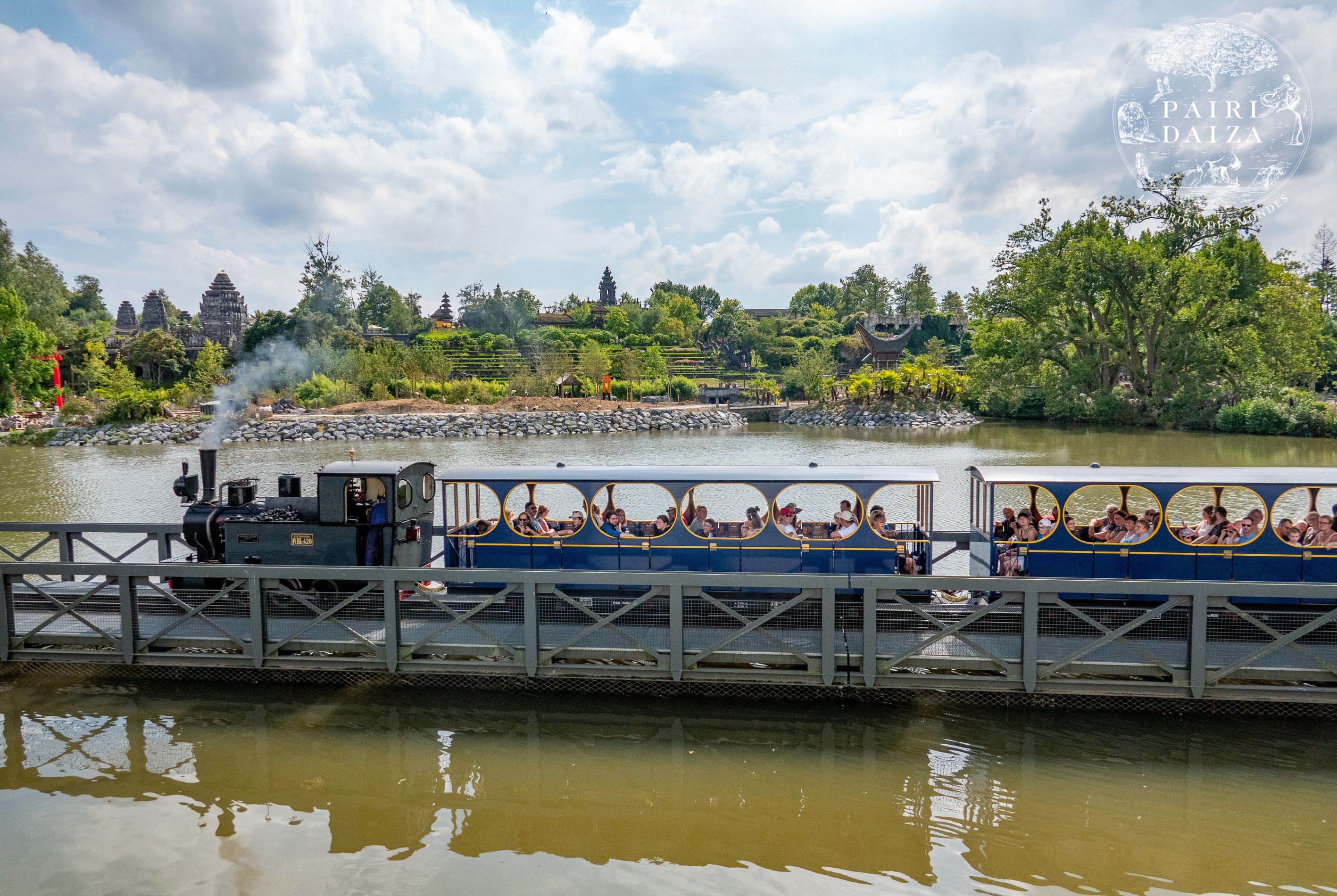 PAIRI DAIZA AUX COULEURS DU PRINTEMPS