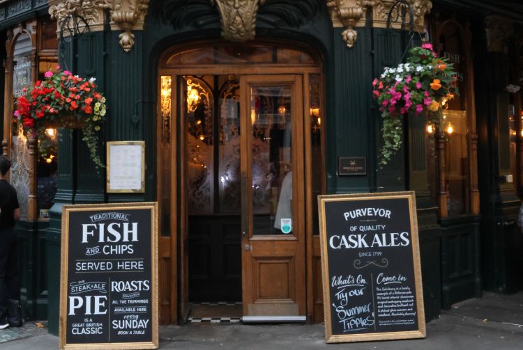 LONDRES CROISIÈRE SUR LA TAMISE ET MUSÈE TUSSAUDS