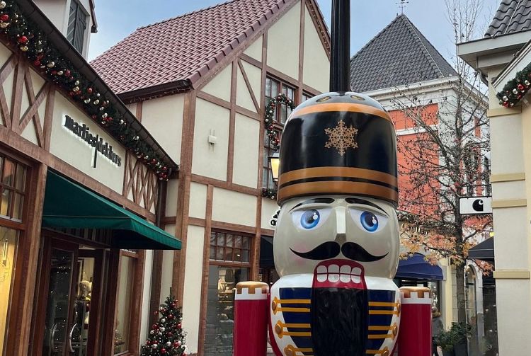 BLACK FRIDAY AU MAC ARTHUR GLEN ROERMOND AUX PAYS BAS 