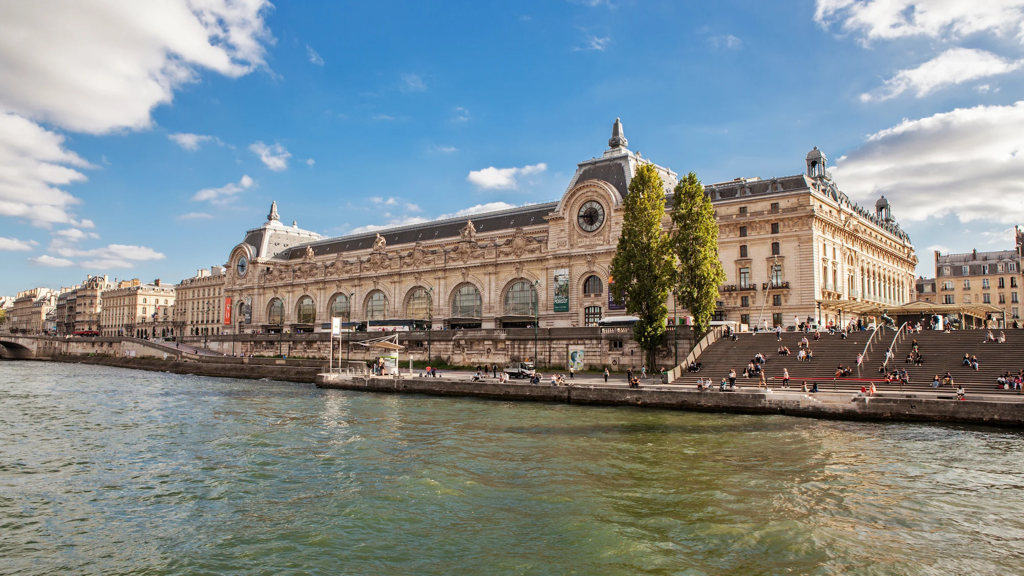 PARIS EN BATOBUS