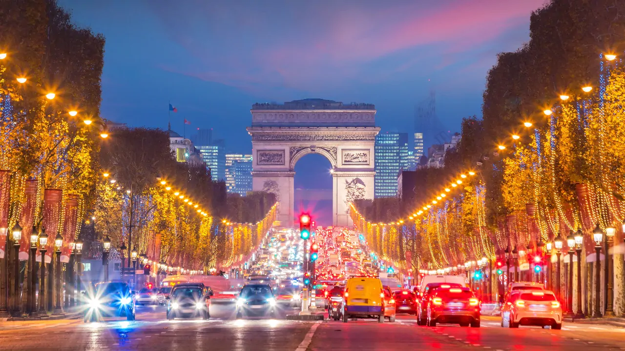 PARIS : MARCHES DE NOEL ET ILLUMINATIONS